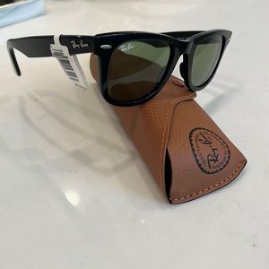 NWT Ray-Ban Original Wayfarer Classic retail $171!